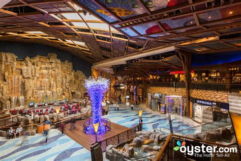 mohegan sun casino rooms|Mohegan Sun Review: What To REALLY Expect If You .